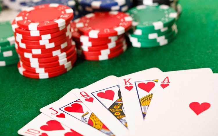 Phân tích và ứng dụng chiến thuật trong Poker